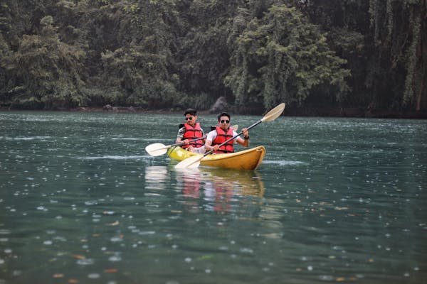 Aventurez-vous en canoe dans les magnifiques gorges de l'ardèche